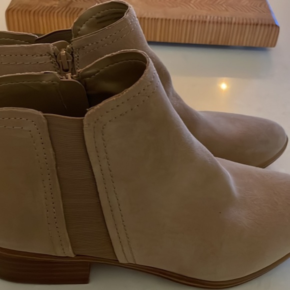 Aldo tan booties - Picture 3 of 4